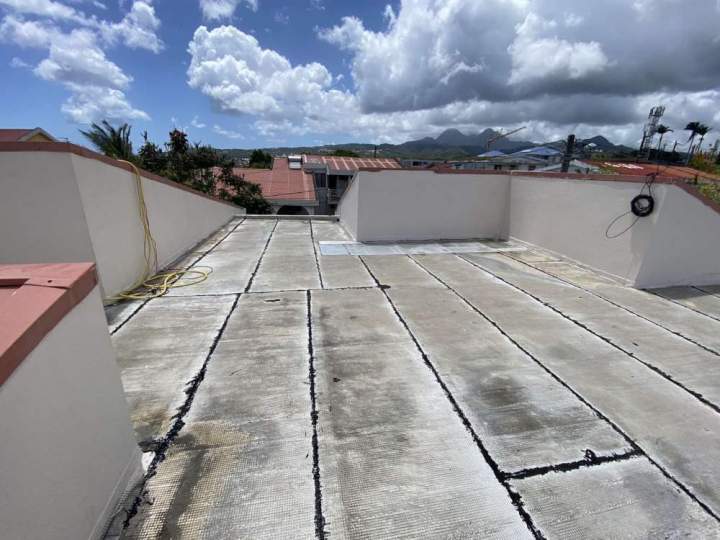 Avant traitement toiture Martinique